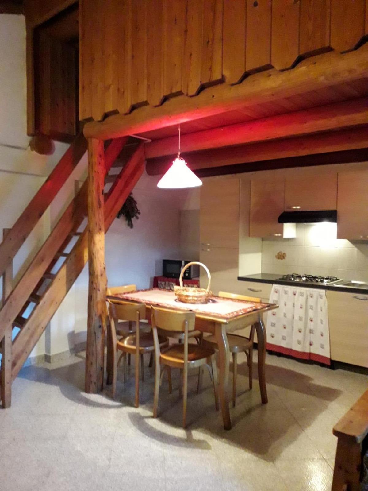 Hostal Monolocale Di Montagna Gressan Exterior foto